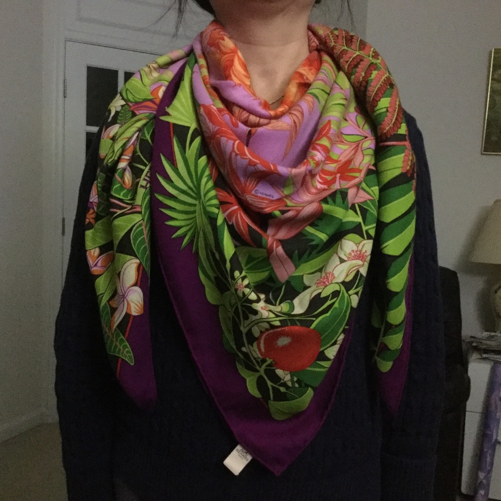 Authentic Hermès 140cm 65% cashmere/35% silk scarf - Picture 8 of 8